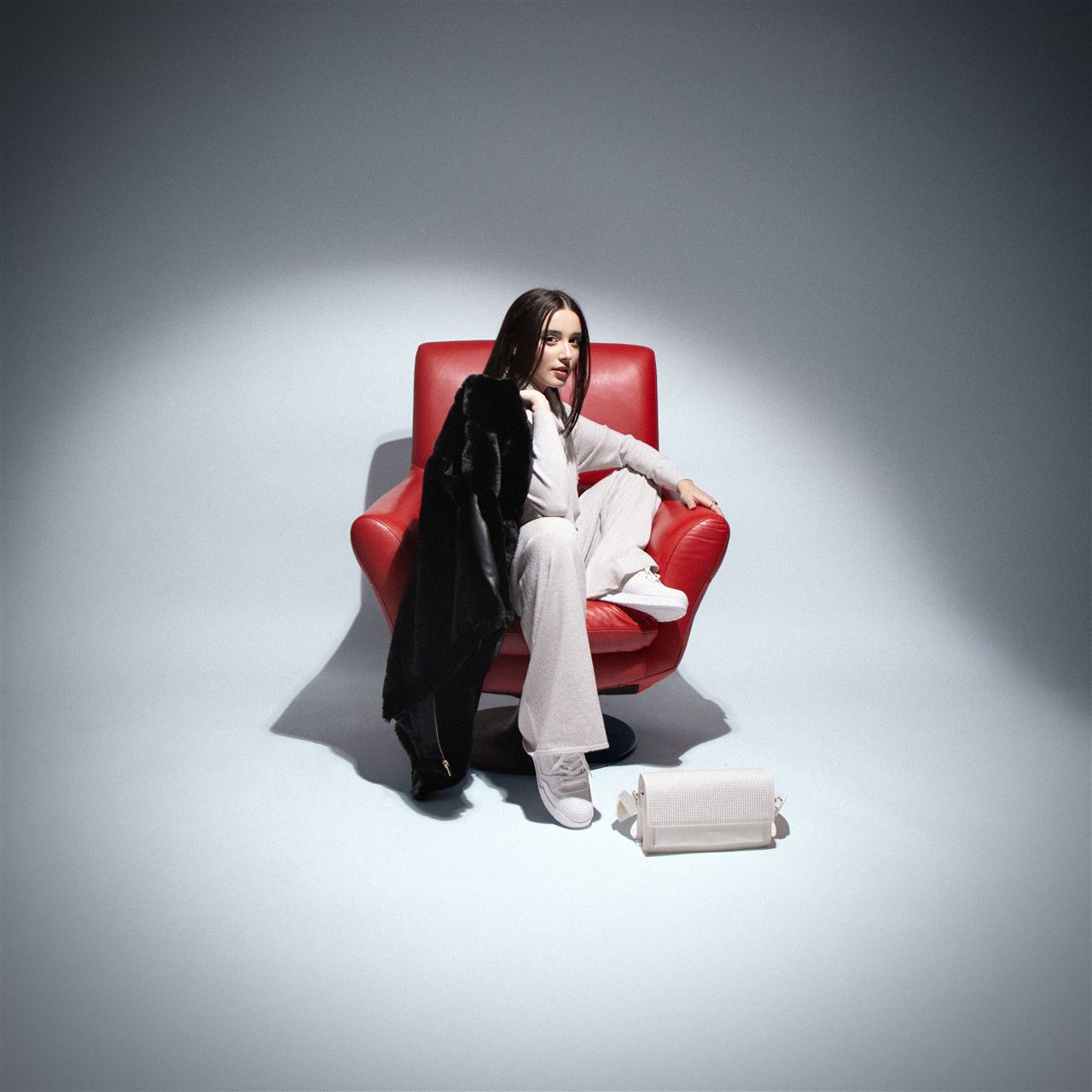 Poltrona Rossa FW25 — scatto 13